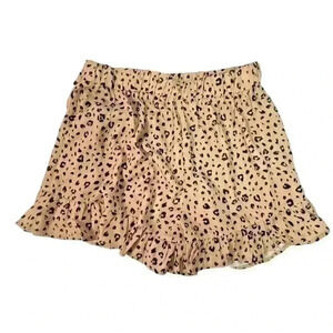 MOD On Trend Leopard Ruffle Shorts M Boho Summer Style